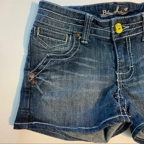 BU Malibu & IT Junior Denim Jean Shorts Size 1/2 - Picture 3 of 14